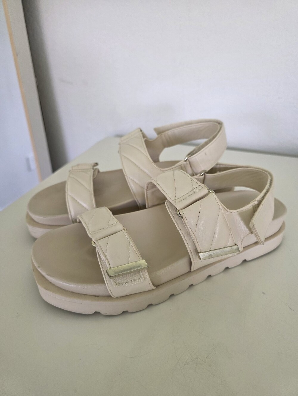 Stradivarius padded grandad sandal in Cream